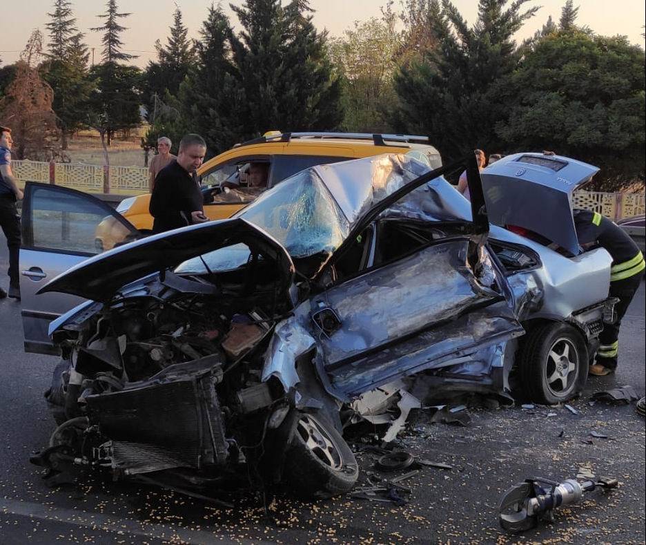 Konya’daki feci kazada can veren anne ve oğlu toprağa verildi 10